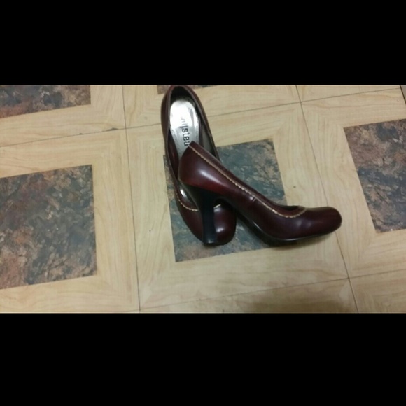 Maroon Pumps - Picture 4 of 4