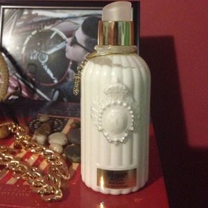 Couture Couture by Juicy Couture body lotion