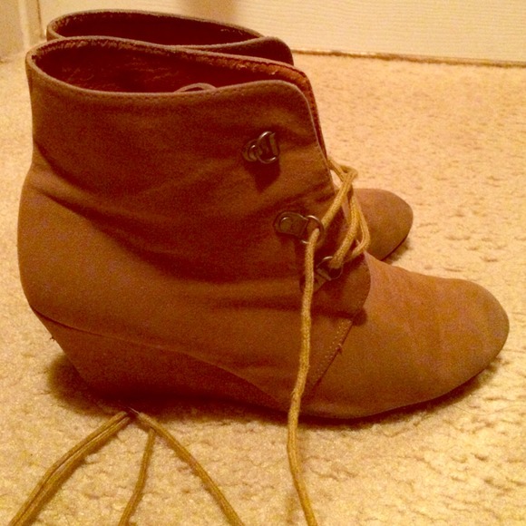 Small wedge heels/boots