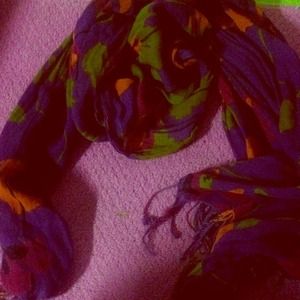 Purple Old Navy scarf. Floral.