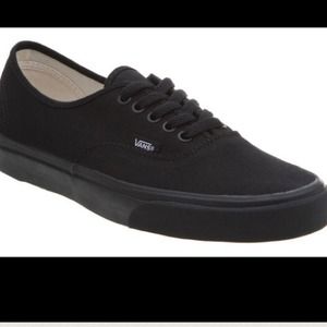 All black vans. Worn twice! Great condition!!