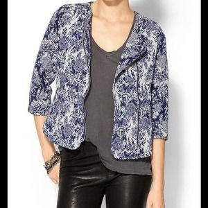 Printed blue/white jacket