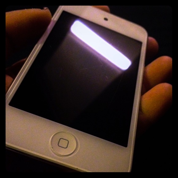 IPOD 4 16GB & CASE ☑️✔️☑️✔️