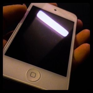 IPOD 4 16GB & CASE ☑️✔️☑️✔️