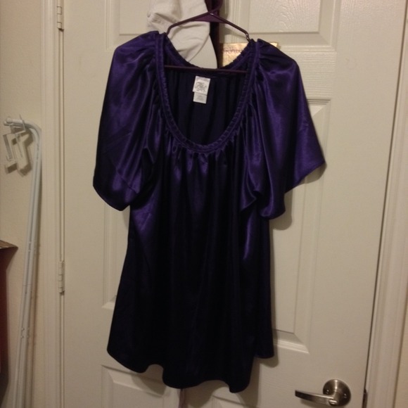 🚫Dark purple shirt