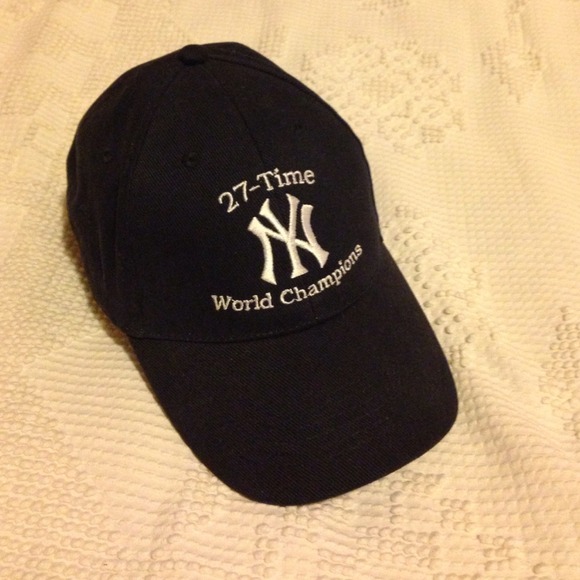 New York Yankees Baseball Cap - Picture 1 of 3