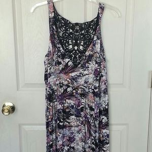 Printed dress with lace neck