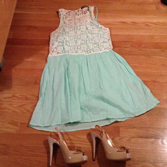 SOLD Bcbg generation - Picture 4 of 4