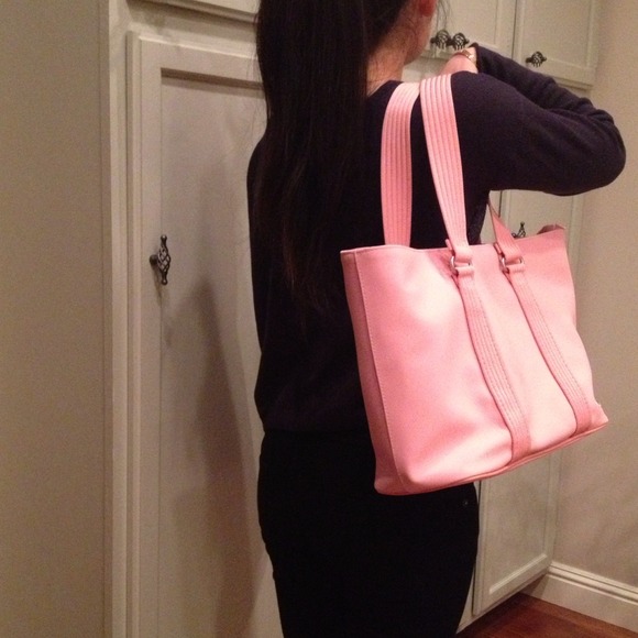 Additional pics of Lacoste bag