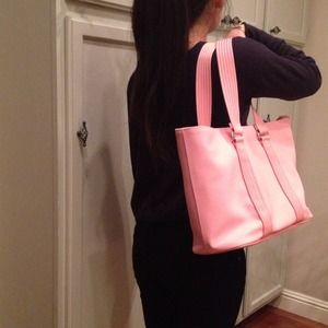Additional pics of Lacoste bag