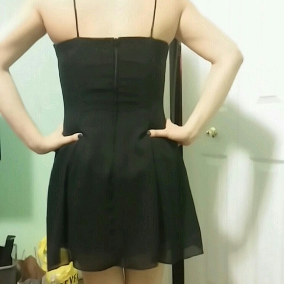 Black dress with a little bow - Picture 2 of 2