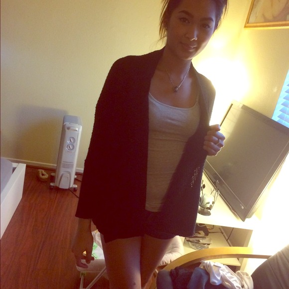 Cute black swearter