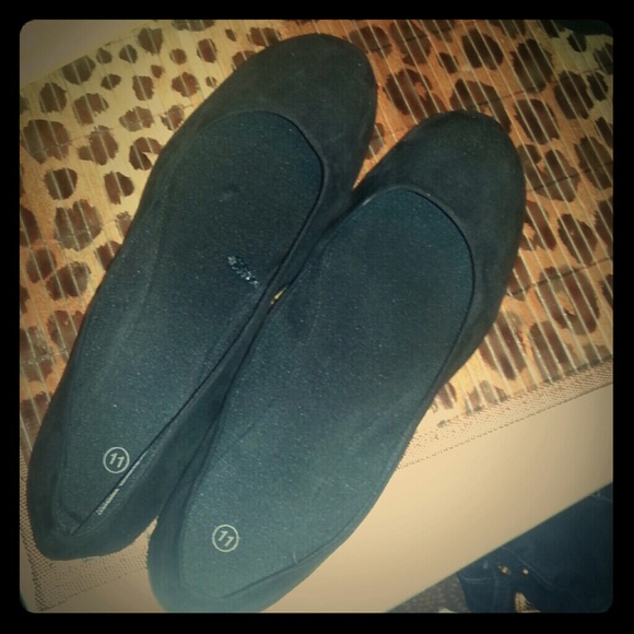 Brand new black flats
