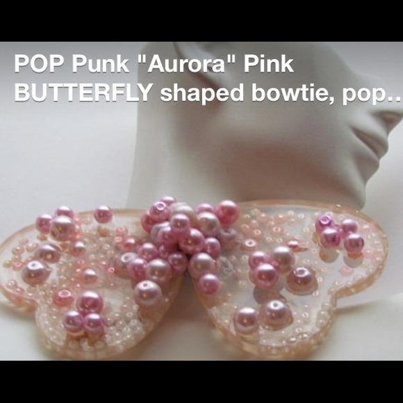 🌟Ladies Pearl & lucite Bow tie 🌟 - Picture 2 of 4