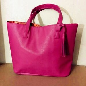NWOT BIG FUCHSIA TOTE BAG