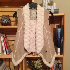 🌟 HP 2/2 🌟 NWOT Guess LA Vest