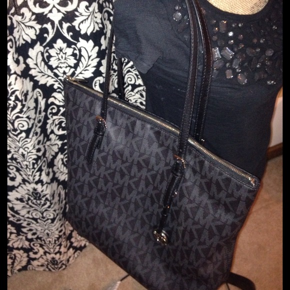 SOLDSOLDSOLDMichael Kors Large Jet Set Black