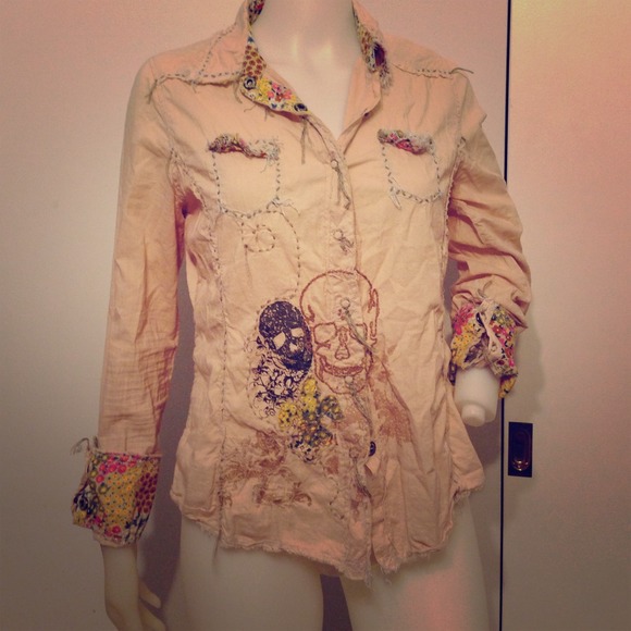 SOLD in bundle Miss me floral skull top