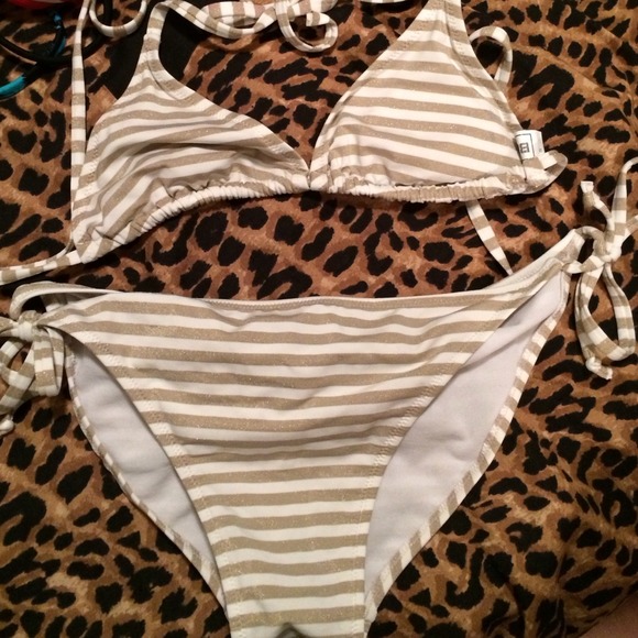 Swim top and bottoms