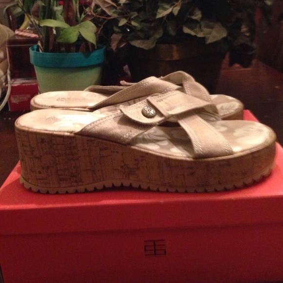 Ltd Too Cork Sand Color Platform Sandal - Picture 3 of 3