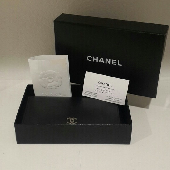 CHANEL Wallet Authentic