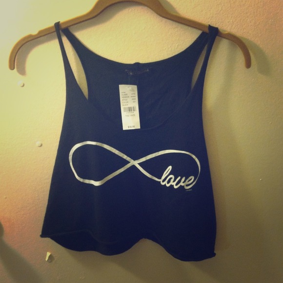 Brandy Melville love infinity crop top
