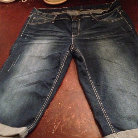 Stretchy Jean Capri