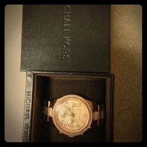 Michael Kors rose gold watch 🚫TRADE