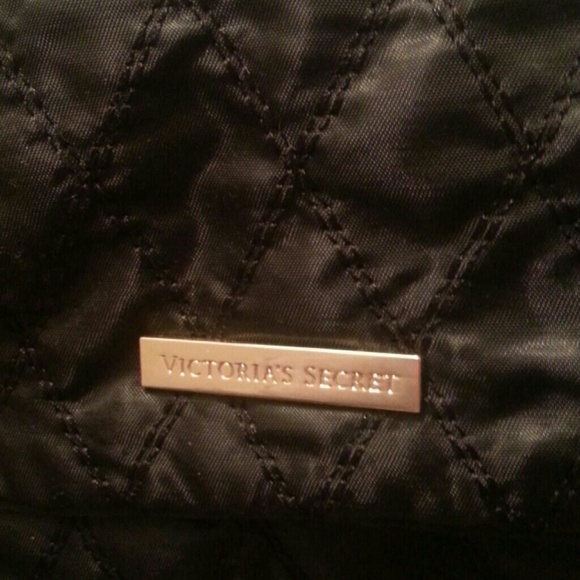 NWT Victoria Secrets traveling make-up bag