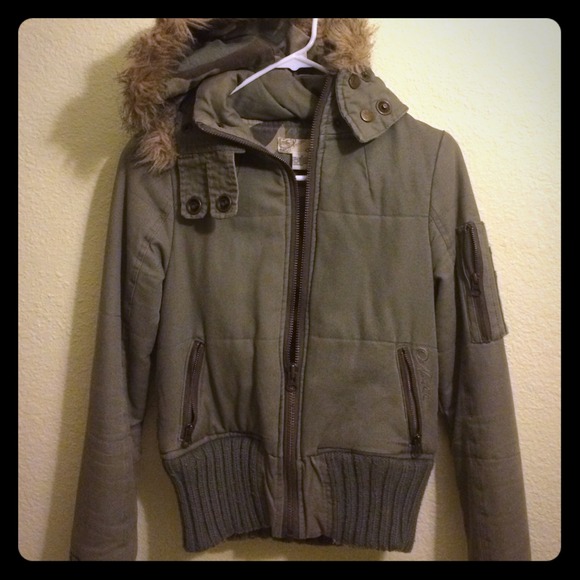 Oneill olive jacket with fur lining - Picture 1 of 4