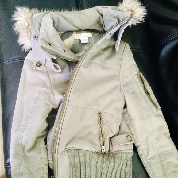 Oneill olive jacket with fur lining - Picture 3 of 4