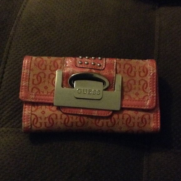 Guess wallet