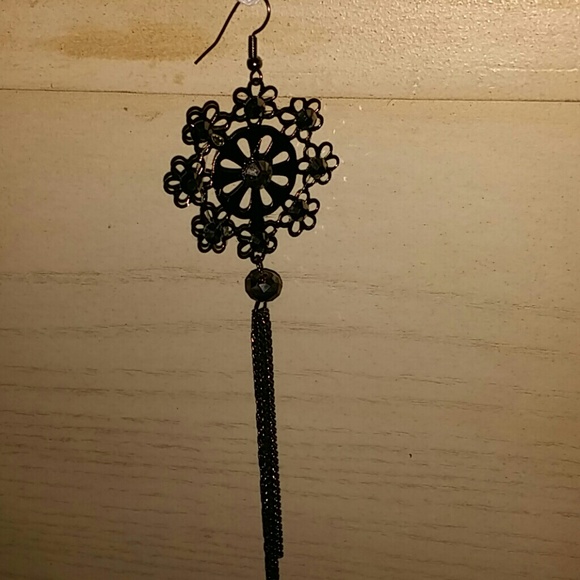 Earring - Picture 3 of 3