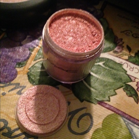 💢SOLD💢Mac pigment shimmertime