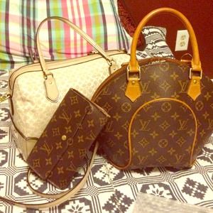 Just reduced authentic Louis Vuitton Ellipse petit