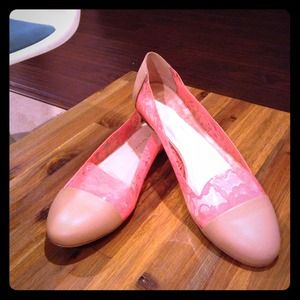 *Reduced price! Loeffler Randall contrast flat.