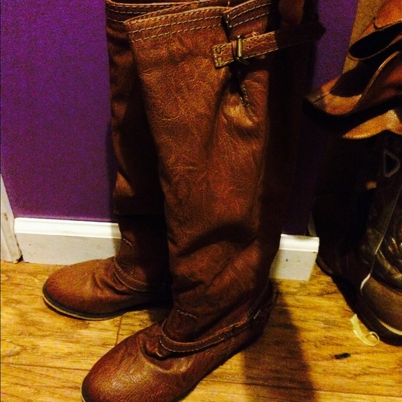 Riding knee length boots from Windsor.