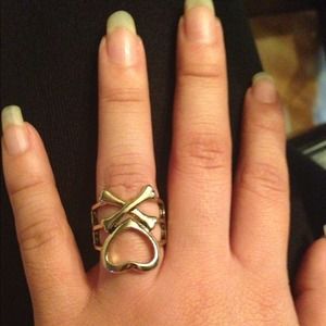 Heart with skull bones ring