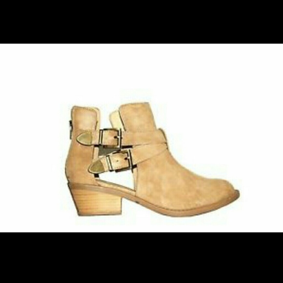 Urban Outfitters Shoes - ✨SALE✨jeffrey campbell inspired soda ankle boots