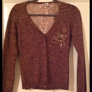 Brown medium sweater lace in the back