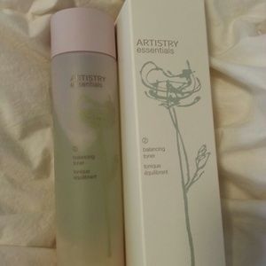 NWOT Artistry essentials