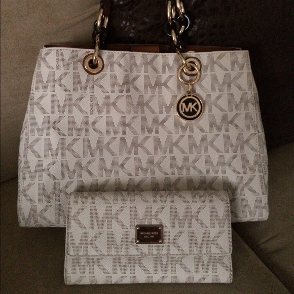 🚫SOLD SOLD🚫MK Cynthia purse w/ wallet
