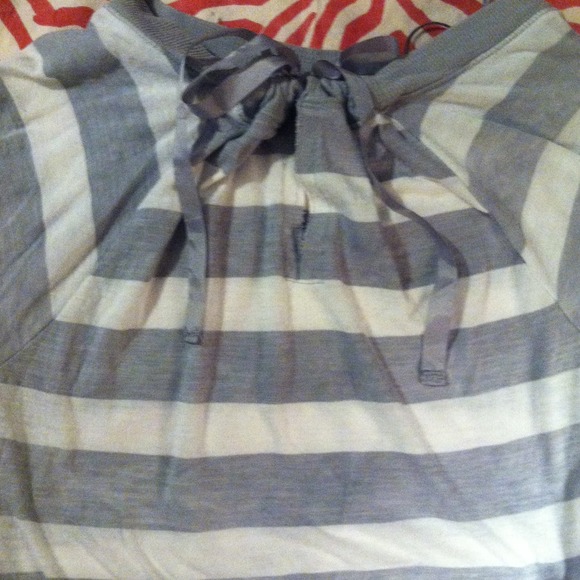 💙AE top💜Traded - Picture 2 of 2