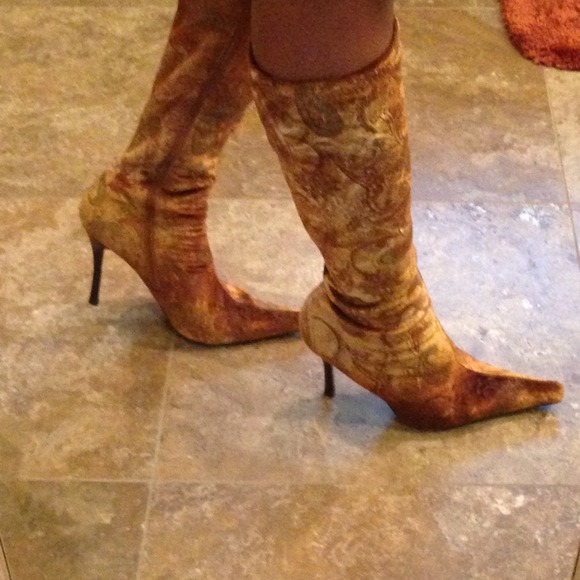 Paisley Knee-High Boots $PRICE ⬇️😱 - Picture 4 of 4