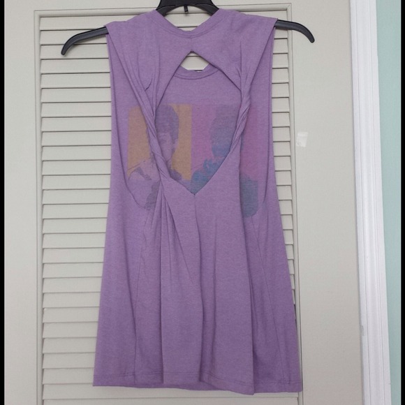 Audrey Hepburn Open Back Shirt Purple - Picture 3 of 3