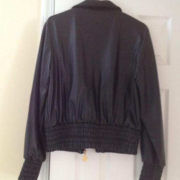 Black RocaWear jacket - Picture 3 of 3