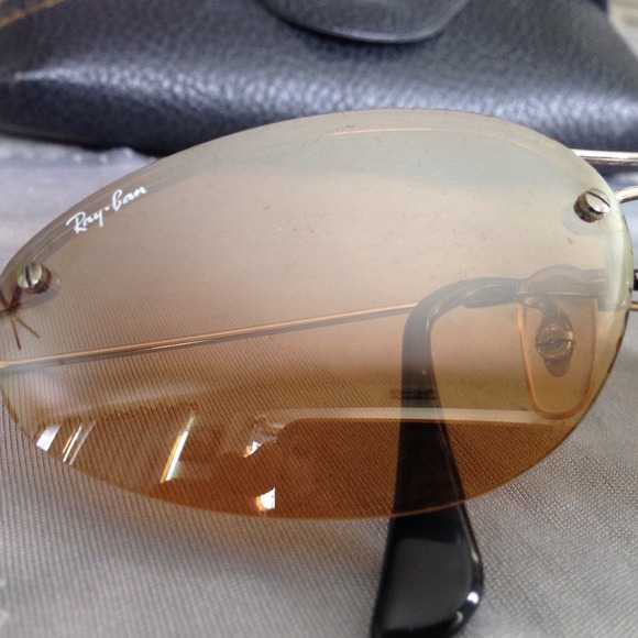 "Sold" Authentic Ray-Ban - Picture 2 of 4