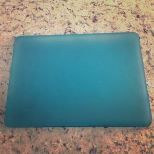 "Speck" see thru satin MacBook Pro 13" case