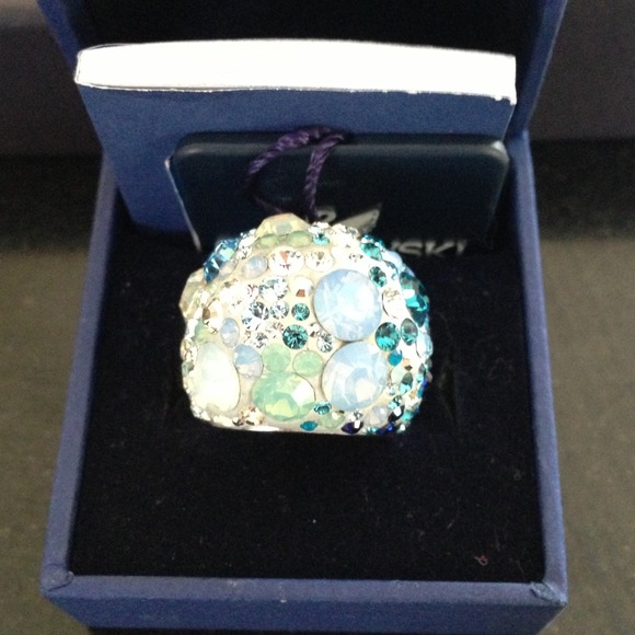 SALE🎉Swarovski Crystal Ring🎉