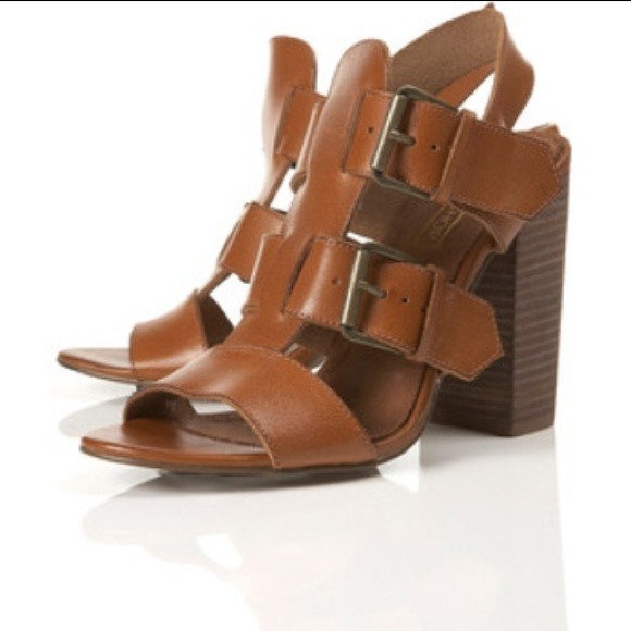 SOLD 🚫 TOPSHOP buckle strap sandals